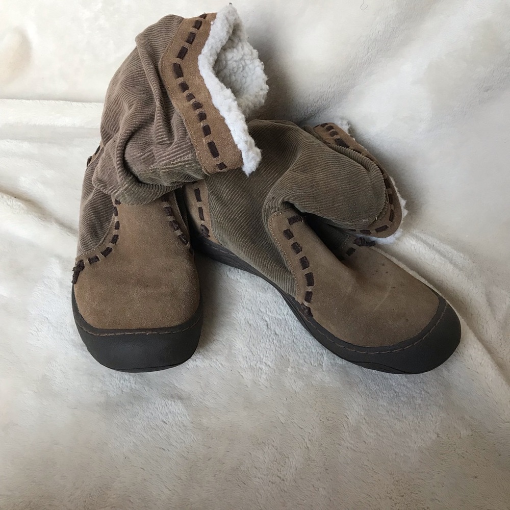 Natural Reflections Winter boots! Super comfy!